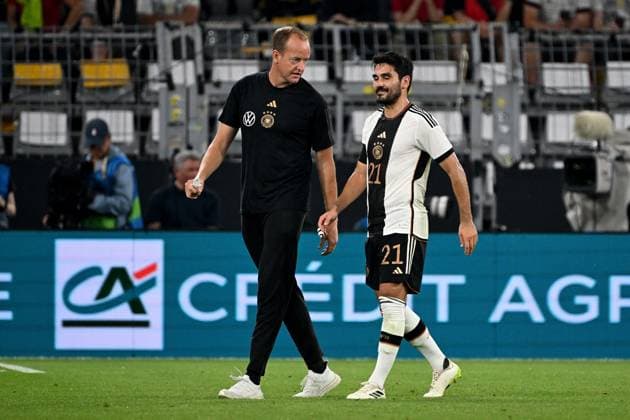12.09.2023, xjhx, Fussball Länderspiel, Deutschland - Frankreich emspor, v.l. Verletzung verletzt Auswechslung Ilkay Gündogan (Deutsche Fussball Nationalmannschaft DFB) (DFL DFB REGULATIONS PROHIBIT ANY USE OF PHOTOGRAPHS as IMAGE SEQUENCES and or QUASI-VIDEO) Dortmund