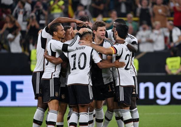 Jubel 1:0, Torschütze Thomas Müller (Deutschland), 3. v.re., wird gefeiert 12.09.2023, DFB Fussball Länderspiel 2023, Deutschland - Frankreich Dortmund Signal Iduna Park Deutschland