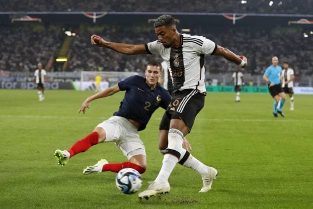DORTMUND - (l-r) Benjamin Pavard of France, Benjamin Henrichs of Germany during the friendly Interland match between Germany and France at the Signal Iduna Park on September 12, 2023 in Dortmund, Germany. ANP Hollandse Hoogte BART STOUTJESDIJK International Friendly, Länderspiel, Nationalmannschaft 2023 2024 xVIxANPxSportx xBartxStoutjesdijkxIVx 478048764 originalFilename: 478048764.jpg
