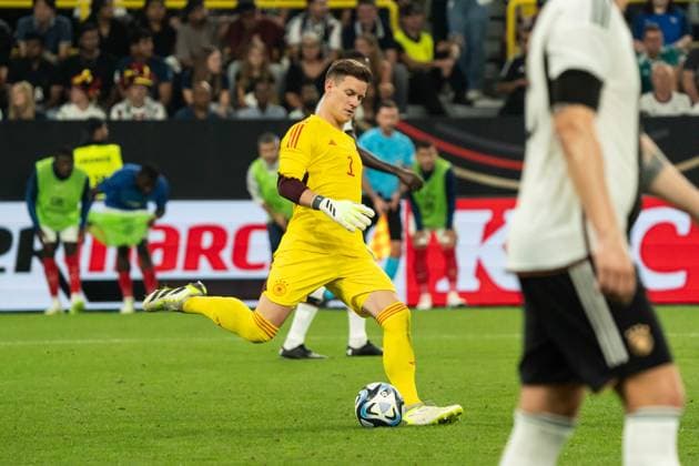 GER, FSP, Deutschland (GER) vs Frankreich (FRA) 12.09.2023, Signal Iduna Park, Dortmund, GER, FSP, Deutschland (GER) vs Frankreich (FRA) Im Bild: Marc-AndrÃ ter Stegen (Deutschland, 1) Einzelaktion; Ganzkörper Ganzkoerper ; Ball am Fuss;