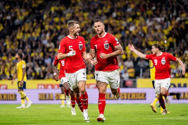 230912 Stefan Posch and Marko Arnautovic of Austria celebrate after the 0-3 goal during the UEFA EURO, EM, Europameisterschaft,Fussball Qualifier, EM, Europameisterschaft football match between Sweden and Austria on September 12, 2023 in Stockholm. Photo: Emma Wallskog BILDBYRAN COP 320 JM0531 bbeng fotboll football soccer fotball em-kval kval uefa euro qualifier sverige sweden sverige a österrike austria jubel Copyright: EMMAxWALLSKOG BB230912EW079