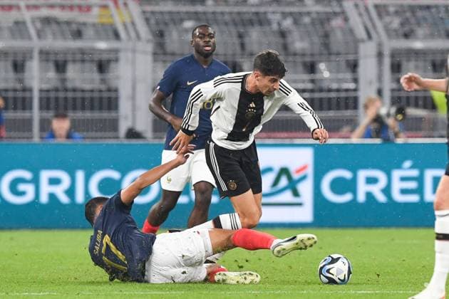 Fussball, Herren, Saison 2023 2024, Länderspiel in Dortmund, Deutschland - Frankreich, v. l. William Saliba (Frankreich) und Kai Havertz (Deutschland) im Zweikampf, battle for the ball, 12.09. 2023, Copyright: xSebastianxRäppold MatthiasxKochx