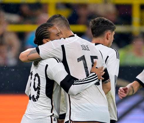 12.09.2023, Fussball Nationalteams Freundschaftsspiele 2023, Länderspiel, Deutschland - Frankreich, im Signal-Iduna-Park Stadion Dortmund, v.l. Leroy Sane (Deutschland) und Niklas Süle (Deutschland)
