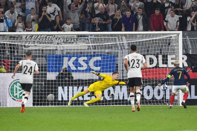 Fussball, Herren, Saison 2023 2024, Länderspiel in Dortmund, Deutschland - Frankreich, v. l. Antoine Griezmann (Frankreich) erzielt das Tor zum 2:1, 12.09. 2023, Copyright: xSebastianxRäppold MatthiasxKochx