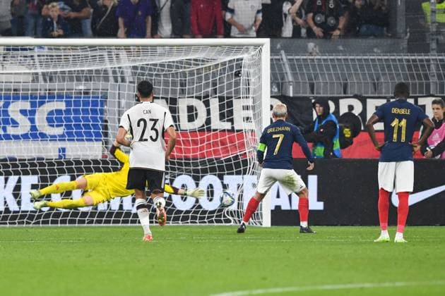 Fussball, Herren, Saison 2023 2024, Länderspiel in Dortmund, Deutschland - Frankreich, v. l. Antoine Griezmann (Frankreich) erzielt das Tor zum 2:1, 12.09. 2023, Copyright: xSebastianxRäppold MatthiasxKochx
