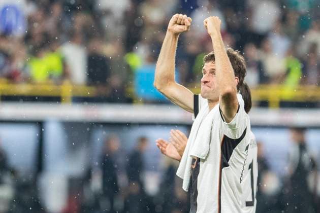 Sport Bilder des Tages Freundschaftsspiel Deutschland - Frankreich; 12.09.2023 Thomas Mueller (Deutschland, 13) jubelt nach Abpfiff, Freundschaftsspiel, Deutschland - Frankreich, 12.09.2023, Signal Iduna Park, Dortmund Copyright: xBEAUTIFULxSPORTS Meuselx