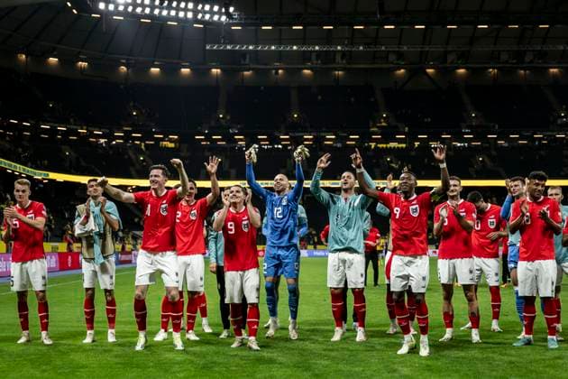 230912 Players of Austria celebrate after the UEFA EURO, EM, Europameisterschaft,Fussball Qualifier, EM, Europameisterschaft football match between Sweden and Austria on September 12, 2023 in Stockholm. Photo: Maxim ThorÃ BILDBYRAN kod MT JM0531 bbeng fotboll football soccer fotball em-kval kval uefa euro qualifier sverige sweden sverige a österrike austria jubel Copyright: MAXIMxTHORE BB230912MT156