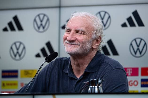 Rudi Voeller (Deutschland, Trainer) lacht bei der Pressekonferenz, GER, Deutschland vs Frankreich, DFB Fussball Nationalmannschaft Herren, Saison 2023 2024, 12.09.2023 DFB regulations prohibit any use of photographs as image sequences and or quasi-video GER, Deutschland vs Frankreich, DFB Fussball Nationalmannschaft Herren, Saison 2023 2024, 12.09.2023 Dortmund Copyright: xEibner-Pressefoto Memmlerx EP_MMR
