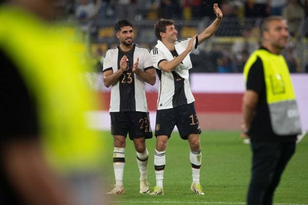 Schlussjubel Deutschland, Ehrenrunde, Jubel, jubeln, Freude, cheers, Emre CAN (GER) und Thomas MUELLER (Müller) (GER), Fussball Freundschaftsspiel, Deutschland (GER) - Frankreich (FRA) 2:1 am 12.09.2023 in Dortmund Deutschland. Â