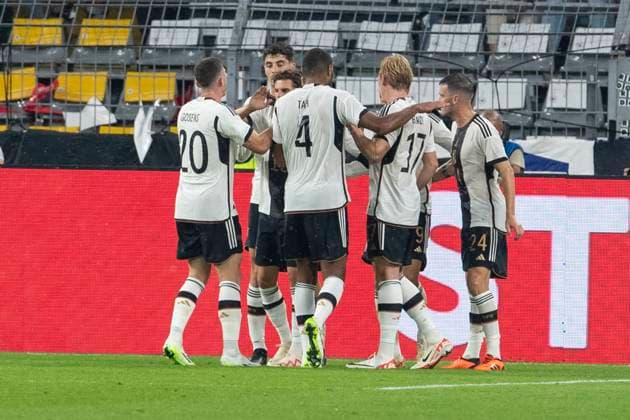 Freundschaftsspiel Deutschland - Frankreich; 12.09.2023 Die deutschen Spieler jubeln nach dem zweiten Tor durch Leroy Sane (Deutschland, 19), Freundschaftsspiel, Deutschland - Frankreich, 12.09.2023, Signal Iduna Park, Dortmund Copyright: xBEAUTIFULxSPORTS Meuselx