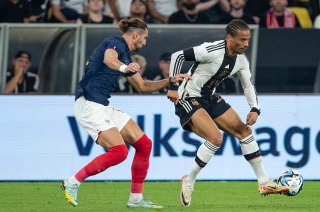 Freundschaftsspiel Deutschland - Frankreich; 12.09.2023 Leroy Sane (Deutschland, 19), Adrien Rabiot (Frankreich, 14), Freundschaftsspiel, Deutschland - Frankreich, 12.09.2023, Signal Iduna Park, Dortmund Copyright: xBEAUTIFULxSPORTS Meuselx