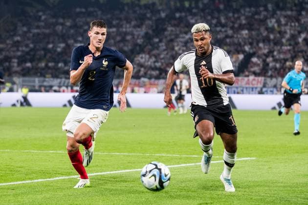 Freundschaftsspiel Deutschland - Frankreich; 12.09.2023 Benjamin Pavard (Frankreich, 02), Serge Gnabry (Deutschland, 10) Freundschaftsspiel Deutschland - Frankreich, Dortmund, Signal Iduna Park am 12.09.2023 DFB REGULATIONS PROHIBIT ANY USE OF PHOTOGRAPHS AS IMAGE SEQUENCES AND OR QUASI-VIDEO. Copyright: xBEAUTIFULxSPORTS Wunderlx