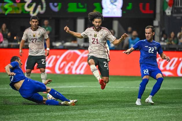 ATLANTA, GA - SEPTEMBER 12: Mexico Defender Israel Reyes (21) during in the first half of the International Friendly, LÃ¤nderspiel, Nationalmannschaft soccer match between Uzbekistan and Mexico on September 12, 2023 at Mercedes-Benz Stadium in Atlanta, GA. (Photo by John Adams Icon Sportswire) SOCCER: SEP 12 Mexico vs Uzbekistan EDITORIAL USE ONLY Icon2017312