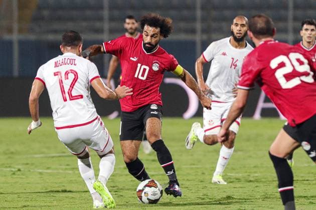 Sport Themen der Woche KW37 Sport Bilder des Tages (230913) -- CAIRO, Sept. 13, 2023 -- Mohamed Salah (2nd L) of Egypt vies with Ali Maaloul (1st L) of Tunisia during the International Friendly, Länderspiel, Nationalmannschaft match between Egypt and Tunisia in Cairo, Egypt, Sept. 12, 2023. ) (SP)EGYPT-CAIRO-FOOTBALL-FRIENDLY MATCH-EGYPT VS TUNISIA AhmedxGomaa 