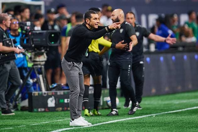 RECORD DATE NOT STATED Seleccion Mexicana 2023 Mexico vs Uzbekistan Jaime Lozano head coach of Mexico during the game Mexico (Mexican national team, Nationalteam vs Uzbekistan National Team, International Friendly, LÃ¤nderspiel, Nationalmannschaft at Mercedes Benz Stadium, on September 12, 2023. <br><br> Jaime Lozano Director Tecnico de Mexico durante el partido Mexico (Seleccion Mexicana) vs Uzbekistan, Amistoso Internacional, en el Estadio Mercedes Benz, el 12 de septiembre de 2023. ATLANTA GEORGIA ESTADOS UNIDOS  Copyright: xJorgexMartinezx 20230912210258_SMN_23_AM_MEX_UZB_LOZANO188
