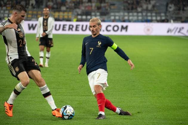 Antoine GRIEZMANN (FRA) gegen Pascal GROSS (GER), Aktion, Zweikampf, Fussball Freundschaftsspiel, Deutschland (GER) - Frankreich (FRA) 2:1 am 12.09.2023 in Dortmund Deutschland. Â