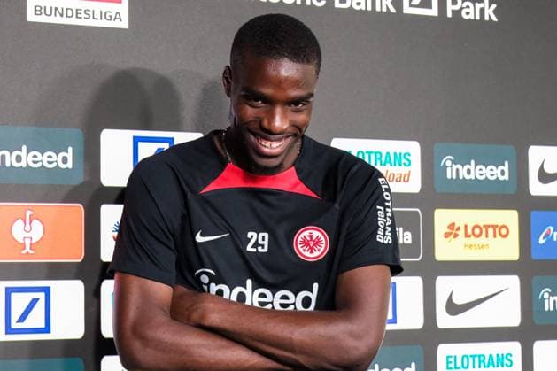Sport Themen der Woche KW37 Sport Bilder des Tages Niels Nkounkou (Eintracht Frankfurt, 29), GER, Eintracht Frankfurt, Pressekonferenz zur Vorstellung von Niels Nkounkou, 13.09.2023 im Deutsche Bank Park. Eintracht Frankfurt, Pressekonferenz zur Vorstellung von Niel Nkounkou, 13.09.2023. *** Niels Nkounkou Eintracht Frankfurt, 29 , GER, Eintracht Frankfurt, press conference to introduce Niels Nkounkou, 13 09 2023 at Deutsche Bank Park Eintracht Frankfurt, press conference to introduce Niel Nkounkou, 13 09 2023 Copyright: xEibner-Pressefoto FlorianxWieganx EP_FWD