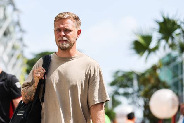 MAGNUSSEN Kevin (den), Haas F1 Team VF-23 Ferrari, portrait during the 2023 Formula 1 Singapore Airlines Singapore Grand Prix, 15th round of the 2023 Formula One World Championship, WM, Weltmeisterschaft from September 15 to 17, 2023 on the Marina Bay Street Circuit, in Singapore - F1 - SINGAPORE GRAND PRIX 2023 DPPI Panoramic  00123034_AV3_4022