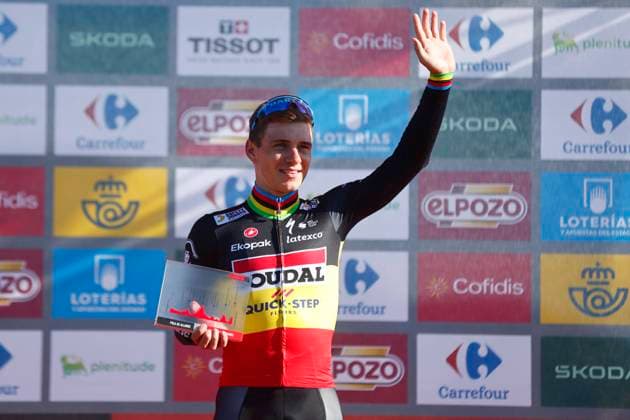 Bilder des Jahres 2023, Sport 09 September Sport Themen der Woche KW37 Sport Bilder des Tages Vuelta Espana 2023 - 14 09 2023 Vuelta Espana 2023 - 78th Edition - 18th stage Pola de Allande - La Cruz de Linares 178,9 km - 14 09 2023 - Remco Evenepoel (BEL - Soudal - Quick Step) - photo Rafa Gomez SprintCyclingAgency 2023 La Cruz de Linares Spain  Copyright: xRafaxGomez xSprintcyclingagencyx