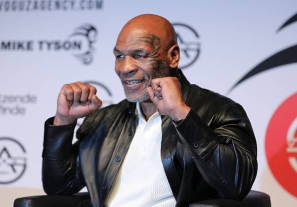 14.09.2023 Offenbach am Main, Capiol Mike Tyson - Eine Gala der Superlative Michael Gerard Mike Tyson Ex-US-amerikanischer Schwergewichtsboxer auf der Bühne *** 14 09 2023 Offenbach am Main, Capiol Mike Tyson A gala of superlatives Michael Gerard Mike Tyson Ex US American heavyweight boxer on stage
