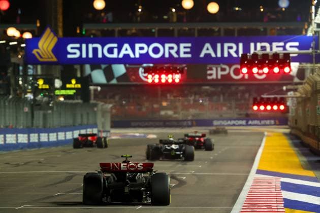 44 Lewis Hamilton (GBR, Mercedes-AMG Petronas F1 Team), F1 Grand Prix of Singapore at Marina Bay Street Circuit on September 15, 2023 in Singapore, Singapore. (Photo by HOCH ZWEI) Singapore Singapore