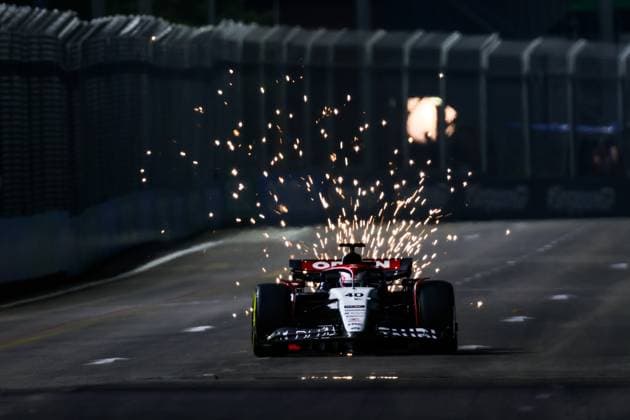 40 Liam Lawson (NZL, Scuderia AlphaTauri), F1 Grand Prix of Singapore at Marina Bay Street Circuit on September 15, 2023 in Singapore, Singapore. (Photo by HOCH ZWEI) Singapore Singapore