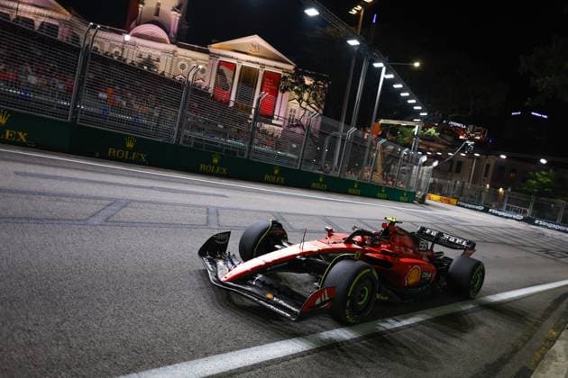 55 Carlos Sainz (ESP, Scuderia Ferrari), F1 Grand Prix of Singapore at Marina Bay Street Circuit on September 15, 2023 in Singapore, Singapore. (Photo by HOCH ZWEI) Singapore Singapore