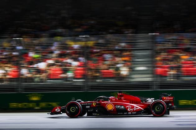 16 LECLERC Charles (mco), Scuderia Ferrari SF-23, action during the 2023 Formula 1 Singapore Airlines Singapore Grand Prix, 15th round of the 2023 Formula One World Championship, WM, Weltmeisterschaft from September 15 to 17, 2023 on the Marina Bay Street Circuit, in Singapore - F1 - SINGAPORE GRAND PRIX 2023 DPPI Panoramic  00123034_AV6_5820