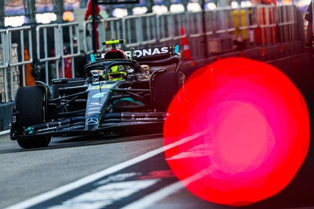 Sport Bilder des Tages 44 Lewis Hamilton (GBR, Mercedes-AMG Petronas F1 Team), F1 Grand Prix of Singapore at Marina Bay Street Circuit on September 15, 2023 in Singapore, Singapore. (Photo by HOCH ZWEI) Singapore Singapore