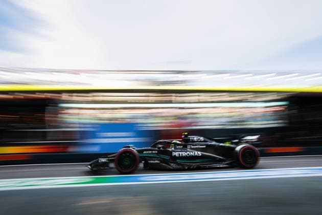 44 Lewis Hamilton (GBR, Mercedes-AMG Petronas F1 Team), F1 Grand Prix of Singapore at Marina Bay Street Circuit on September 15, 2023 in Singapore, Singapore. (Photo by HOCH ZWEI) Singapore Singapore