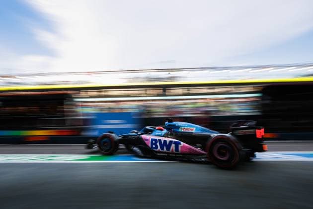 31 Esteban Ocon (FRA, BWT Alpine F1 Team), F1 Grand Prix of Singapore at Marina Bay Street Circuit on September 15, 2023 in Singapore, Singapore. (Photo by HOCH ZWEI) Singapore Singapore