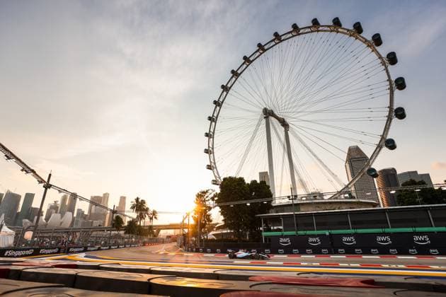 2 Logan Sargeant (USA, Williams Racing), F1 Grand Prix of Singapore at Marina Bay Street Circuit on September 15, 2023 in Singapore, Singapore. (Photo by HOCH ZWEI) Singapore Singapore