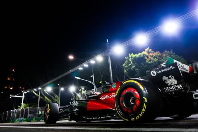 Sport Bilder des Tages 24 Guanyu Zhou (CHN, Alfa Romeo F1 Team Stake), F1 Grand Prix of Singapore at Marina Bay Street Circuit on September 15, 2023 in Singapore, Singapore. (Photo by HOCH ZWEI) Singapore Singapore