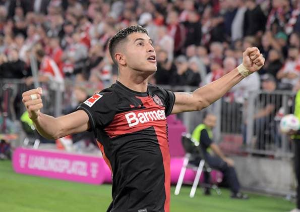 Sport Themen der Woche KW37 15.09.2023, xemx, Fussball 1.Bundesliga, FC Bayern Muenchen - Bayer 04 Leverkusen emspor, v.l. Exequiel Palacios (Bayer 04 Leverkusen) Jubel, Torjubel, celebrate the goal, jubelt ueber das Tor zum 2:2 (DFL DFB REGULATIONS PROHIBIT ANY USE OF PHOTOGRAPHS as IMAGE SEQUENCES and or QUASI-VIDEO) Muenchen *** 15 09 2023, xemx, football 1 Bundesliga, FC Bayern Muenchen Bayer 04 Leverkusen emspor, v l Exequiel Palacios Bayer 04 Leverkusen jubilation, goal jubilation, celebrate the goal, jubilate over the goal to 2 2 DFL DFB REGULATIONS PROHIBIT ANY USE OF PHOTOGRAPHS as IMAGE SEQUENCES and or QUASI VIDEO Muenchen
