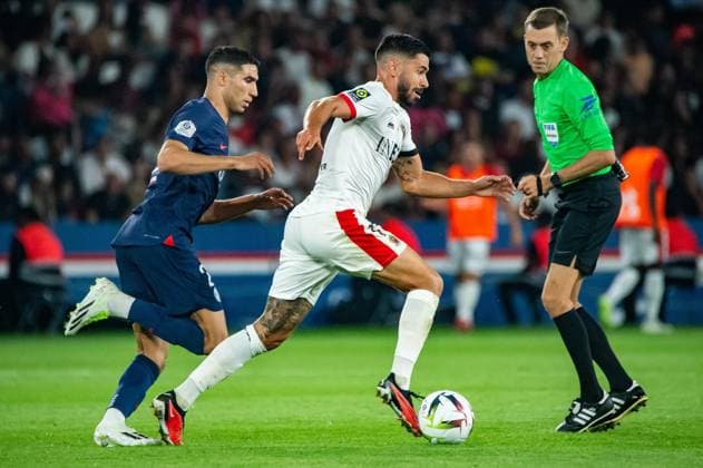 Morgane Sanson (OGC Nice) Achraf Kakimi (Paris SG) FOOTBALL : Paris Saint Germain - OGC Nice - Ligue 1 - JournÃ e 5 - 15 09 2023 BaptisteAutissier Panoramic 