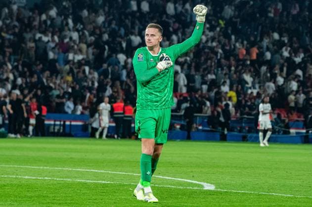 Marcin Bulka (OGC Nice) FOOTBALL : Paris Saint Germain - OGC Nice - Ligue 1 - JournÃ e 5 - 15 09 2023 BaptisteAutissier Panoramic 