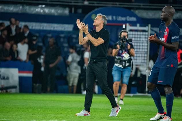 Luis Enrique (Paris SG) FOOTBALL : Paris Saint Germain - OGC Nice - Ligue 1 - JournÃ e 5 - 15 09 2023 BaptisteAutissier Panoramic 