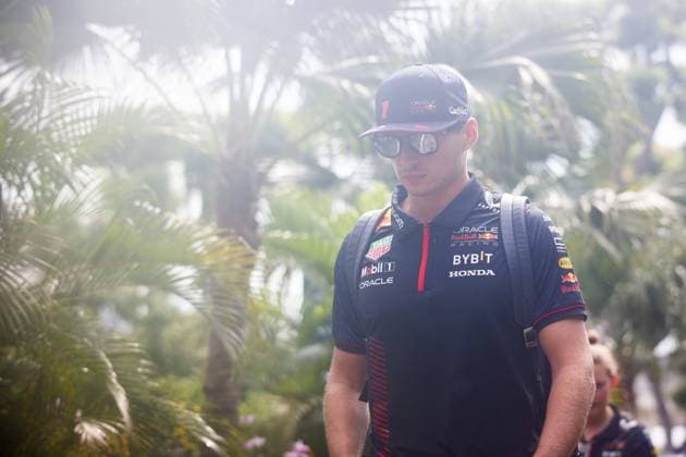 VERSTAPPEN Max (ned), Red Bull Racing RB19, portrait during the 2023 Formula 1 Singapore Airlines Singapore Grand Prix, 15th round of the 2023 Formula One World Championship, WM, Weltmeisterschaft from September 15 to 17, 2023 on the Marina Bay Street Circuit, in Singapore - F1 - SINGAPORE GRAND PRIX 2023 DPPI Panoramic  00123034_AV6_6208