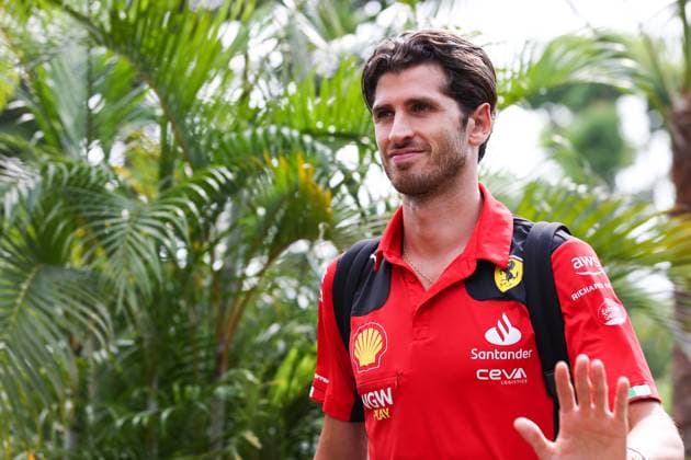 GIOVINAZZI Antonio (ita), Scuderia Ferrari SF-23 reserve and test driver, portrait during the 2023 Formula 1 Singapore Airlines Singapore Grand Prix, 15th round of the 2023 Formula One World Championship, WM, Weltmeisterschaft from September 15 to 17, 2023 on the Marina Bay Street Circuit, in Singapore - F1 - SINGAPORE GRAND PRIX 2023 DPPI Panoramic  00123034_AV6_6354