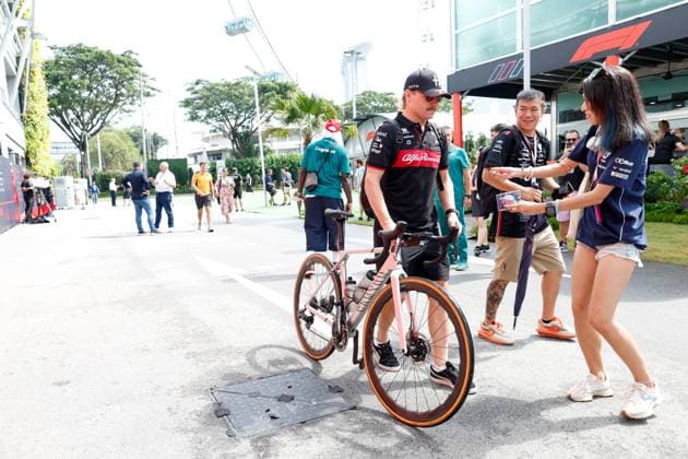 77 Valtteri Bottas (FIN, Alfa Romeo F1 Team Stake), F1 Grand Prix of Singapore at Marina Bay Street Circuit on September 16, 2023 in Singapore, Singapore. (Photo by HOCH ZWEI) Singapore Singapore