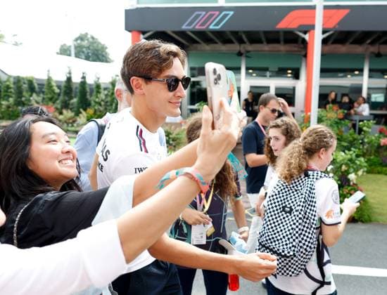 63 George Russell (GBR, Mercedes-AMG Petronas F1 Team), F1 Grand Prix of Singapore at Marina Bay Street Circuit on September 16, 2023 in Singapore, Singapore. (Photo by HOCH ZWEI) Singapore Singapore