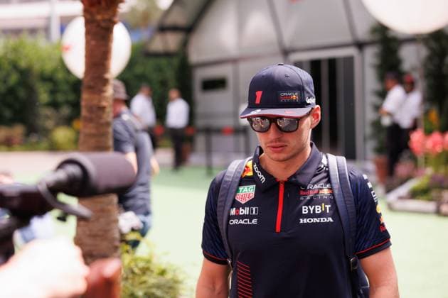 September 16, 2023, Singapore, Singapore: Max Verstappen of the Netherlands and Oracle Red Bull Racing arrives in the paddock ahead of final practice for the F1 Grand Prix of Singapore at the Marina Bay Street Circuit. Singapore Singapore - ZUMAs197 20230916_aaa_s197_003 Copyright: xGeorgexHitchensx