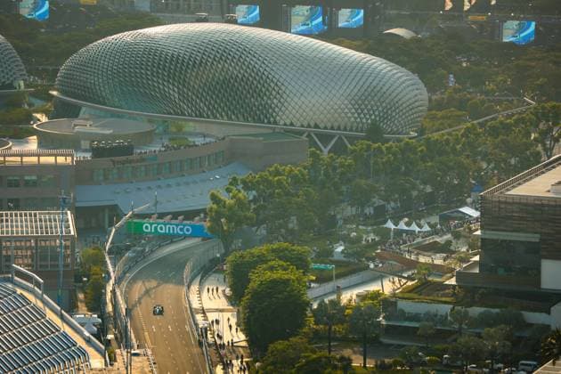 18 STROLL Lance (can), Aston Martin F1 Team AMR23, action during the 2023 Formula 1 Singapore Airlines Singapore Grand Prix, 15th round of the 2023 Formula One World Championship, WM, Weltmeisterschaft from September 15 to 17, 2023 on the Marina Bay Street Circuit, in Singapore - F1 - SINGAPORE GRAND PRIX 2023 DPPI Panoramic  00123034_AV6_6996