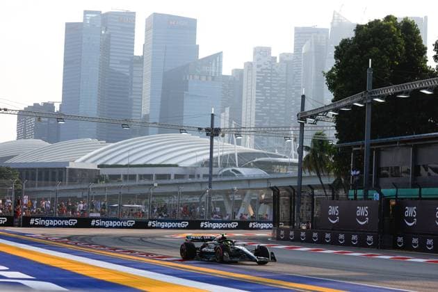 44 Lewis Hamilton (GBR, Mercedes-AMG Petronas F1 Team), F1 Grand Prix of Singapore at Marina Bay Street Circuit on September 16, 2023 in Singapore, Singapore. (Photo by HOCH ZWEI) Singapore Singapore