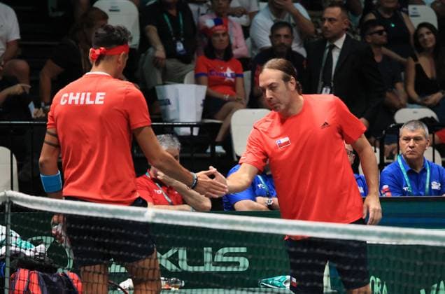 Tennis, Davis Cup, Kanada - Chile International Tennis match - 2023 Davis Cup - Canada vs Chile Alejandro Tabilo and captain Nico Massu during the group A match of the Davis tennis cup final Canada vs Chile at Unipol arena, Bologna, Italy, September 16, 2023 - pho c.b. Bologna Italy  Copyright: xIPAxSport ABACAx BRIPASport20230916_206 IPAxSport ABACAx BRIPASport20230916_206