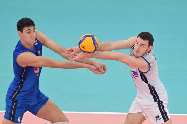 Sport Themen der Woche KW37 Sport Bilder des Tages Volleyball, EM, Italien - Polen Foto Alfredo Falcone LaPresse 16 Settembre 2023 - Roma, Italia - Pallavolo - Palalottomatica Finale 1Â° e 2Â° posto Campionato Europeo Pallavolo Italia vs Polonia Nella foto: Italy s Alessandro Michieletto Italy s Fabio Balaso Foto Alfredo Falcone LaPresse September 16, 2023 Rome, Italy - Palalottomatica Final 1st and 2nd place European Volleyball Championship Italy vs Poland In the pic: Italy s Alessandro Michieletto Italy s Fabio Balaso  Copyright: xAlfredoxFalcone LaPressex