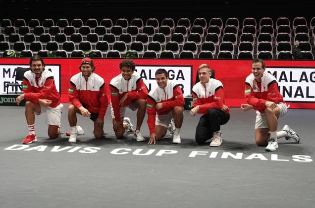 Tennis, Davis Cup, Kanada - Chile Photo Michele Nucci LaPresse - September 16, 2023 Bologna, Italy - tennis - Canada vs. Chile - Finals group A - double match between Alexis Galarneau and Vasek Pospisil (CAN) vs. Alejandro Tabilo and Tomas Barrios Vera (CHI) - Davis Cup 2023 - Unipol Arena. In the pic: Canada team poses for photographers at the end of the match  Copyright: xMichelexNucci LaPresse MichelexNx