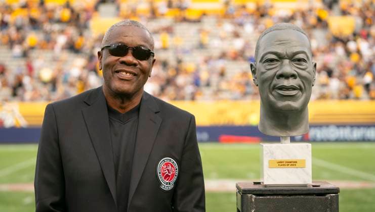 Sport Themen der Woche KW37 September 16, 2023, Hamilton, ON, Canada: Canadian Football Hall of Fame inductee Larry Crawford, defensive back, player category poses during the field presentation of the Canadian Hall of Fame Inductees Class of 2023 during halftime of CFL football game action between the Hamilton Tiger Cats and the Winnipeg Blue Bombers in Hamilton, Ont. on Saturday, September 16, 2023. Canada News - September 16, 2023  - ZUMAc35_ 20230916_zaf_c35_109 Copyright: xPeterxPowerx