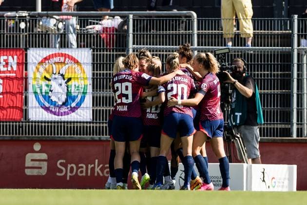 GOOGLE PIXEL Frauen Bundesliga: 1. FC Koeln - RB Leipzig; 17.09.2023 Jubel zum 1:1 durch Sandra Starke (RB Leipzig, 13) GOOGLE PIXEL Frauen Bundesliga, 1. FC Koeln - RB Leipzig, Koeln, Franz-Kremer-Stadion am 17.09.2023 DFB REGULATIONS PROHIBIT ANY USE OF PHOTOGRAPHS AS IMAGE SEQUENCES AND OR QUASI-VIDEO. Copyright: xBEAUTIFULxSPORTS Wunderlx