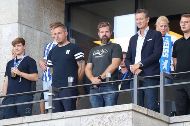 DEU, DFL, 2. FBL, Hertha BSC vs. Braunschweig, 17.09.2023, Berliner Olympiastadion, Berlin, DEU, DFL, 2. FBL, Hertha BSC vs. Braunschweig, im Bild Praesident Kay Bernstein (Hertha BSC Berlin), Fabian Drescher (Hertha BSC,Vize-Praesident), Thomas Herrich (Hertha Geschaeftsleitung) DFL - regulations prohibit any use of Photographs as image sequences and or quasi-video Foto: Juergen Engler nordphoto GmbH